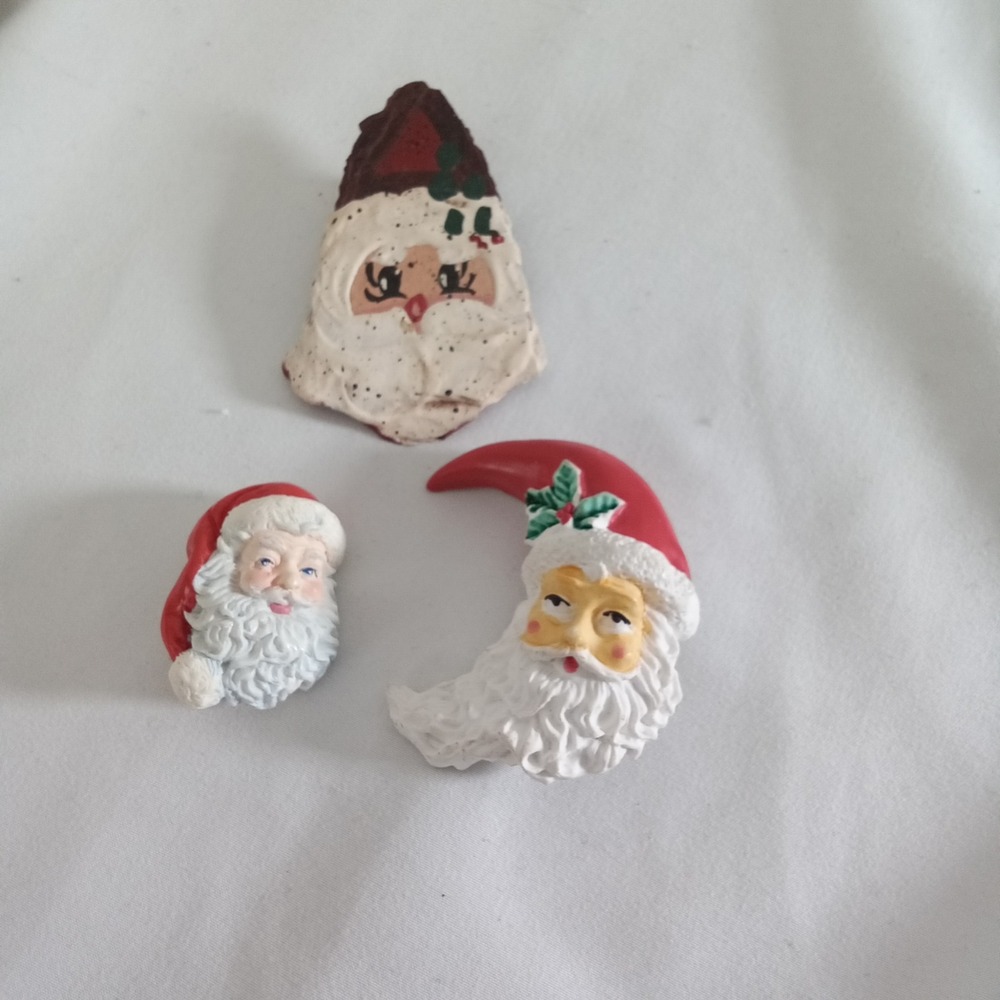 Vintage‎ Santa Claus Christmas Pin Brooch Lot 3pc Folk Art Crescent Moon Holiday